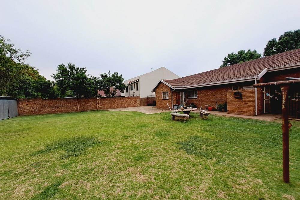3 Bed House in Bronkhorstspruit photo number 14