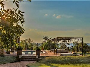 12 Bed House in Boekenhoutskloof and surrounds