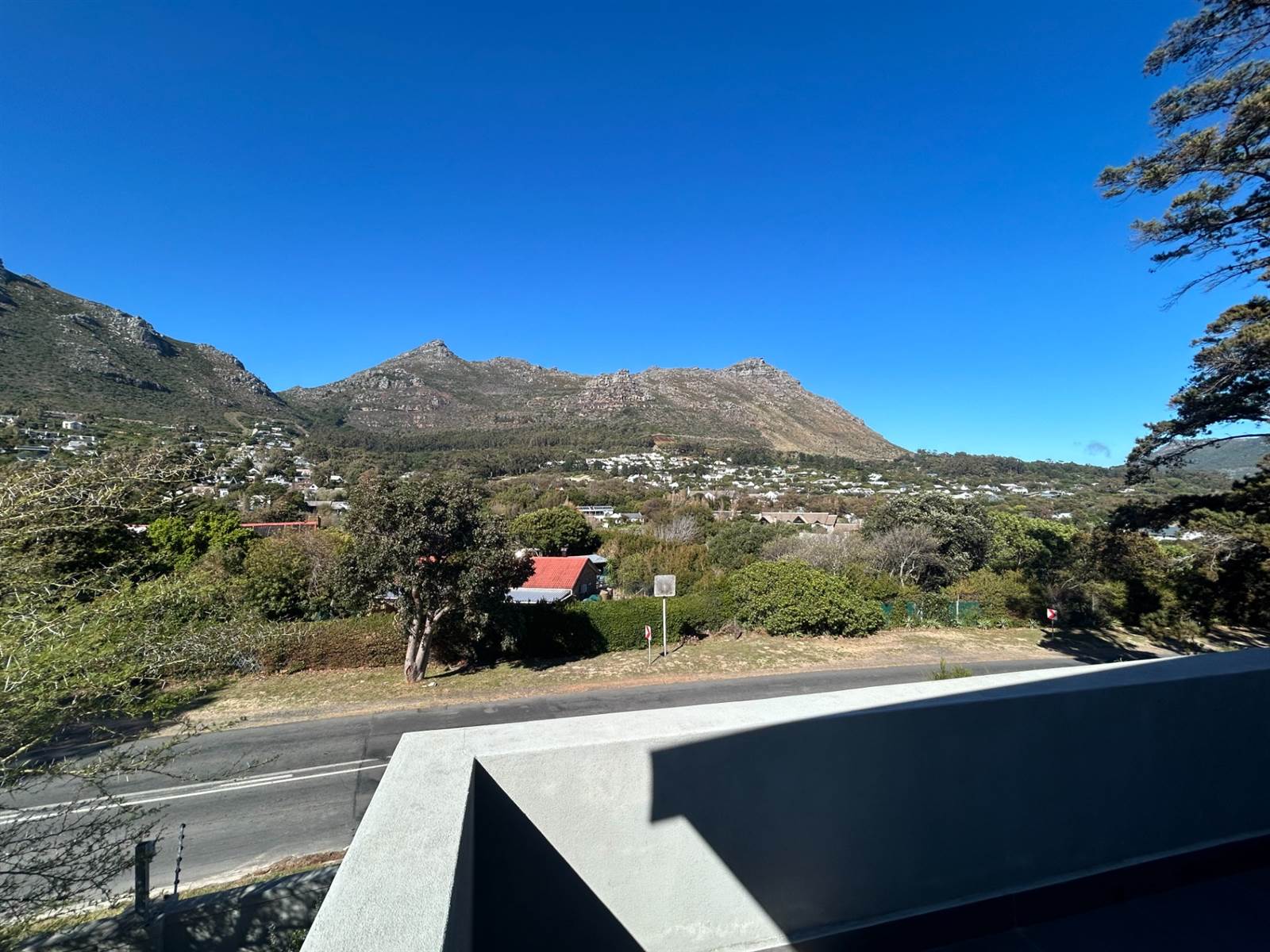3 Bed House in Hout Bay and surrounds photo number 9