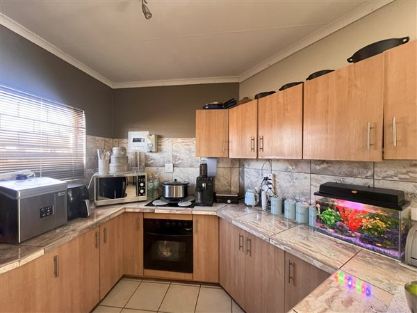 2 Bedroom Townhouse 2 Bedroom Townhouse