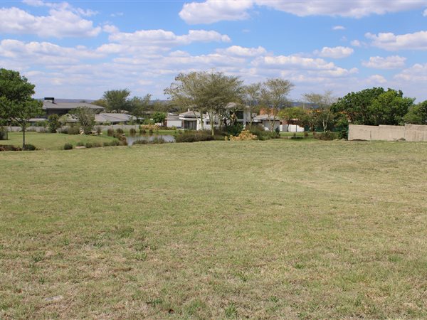 1 856 m² Land