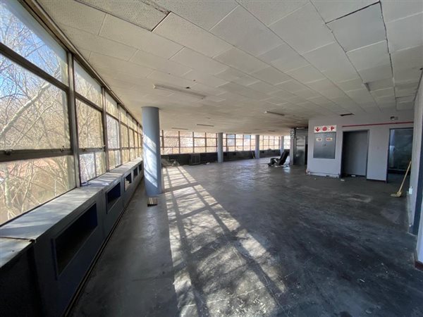 340 m² Industrial space 340 m² Industrial space