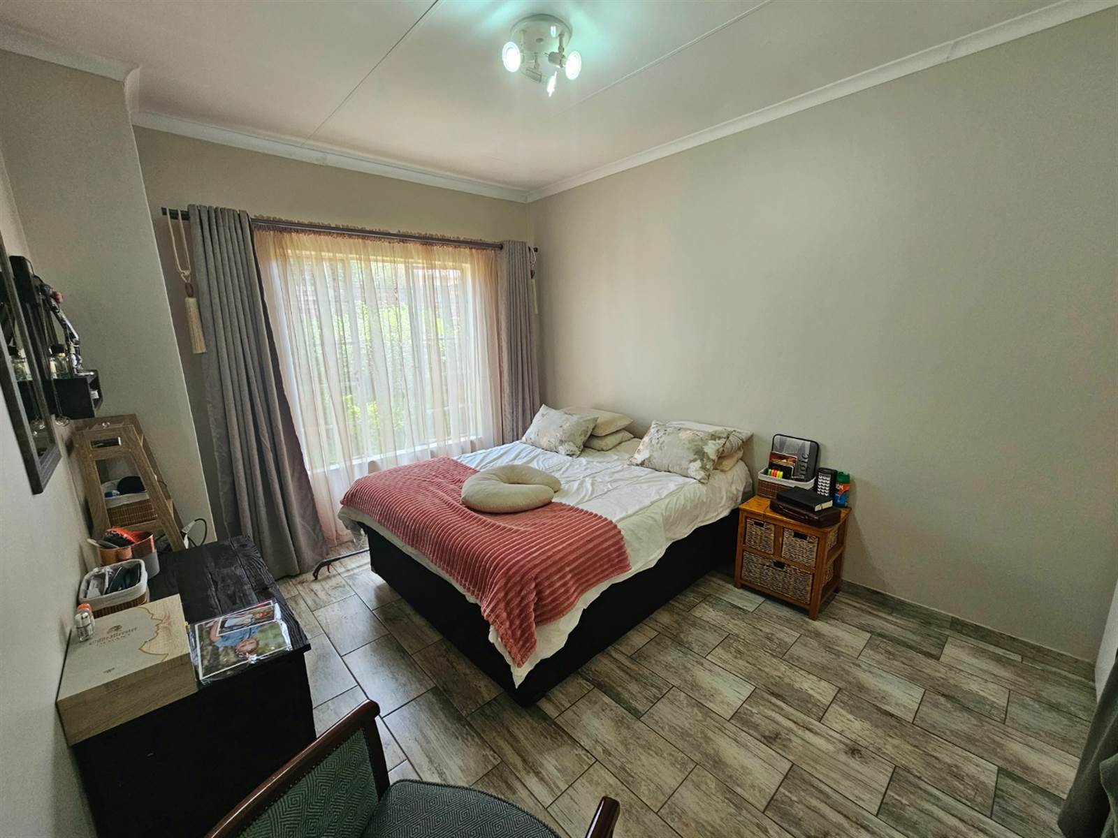 2 Bed Townhouse in Rooihuiskraal photo number 10