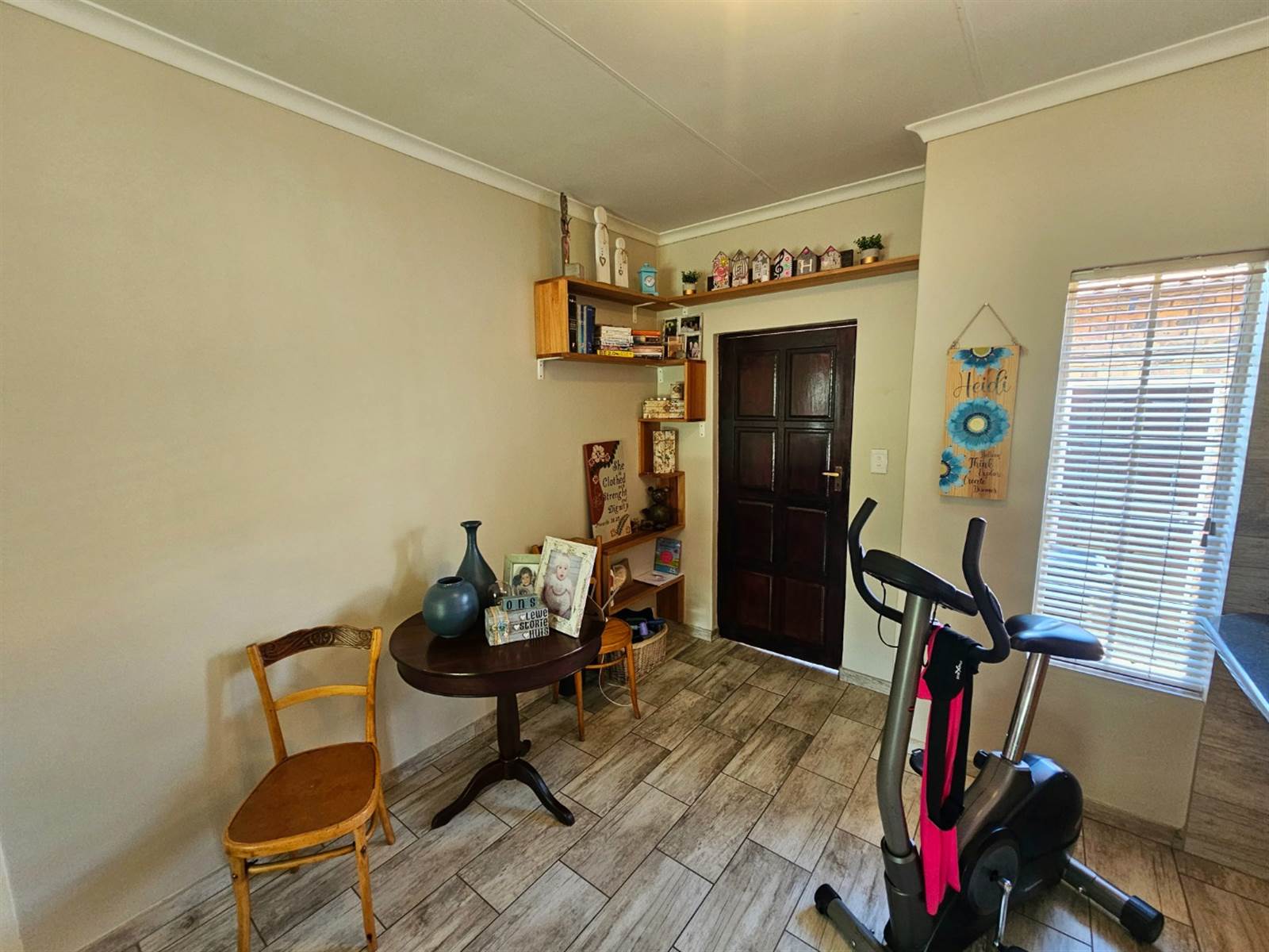 2 Bed Townhouse in Rooihuiskraal photo number 3