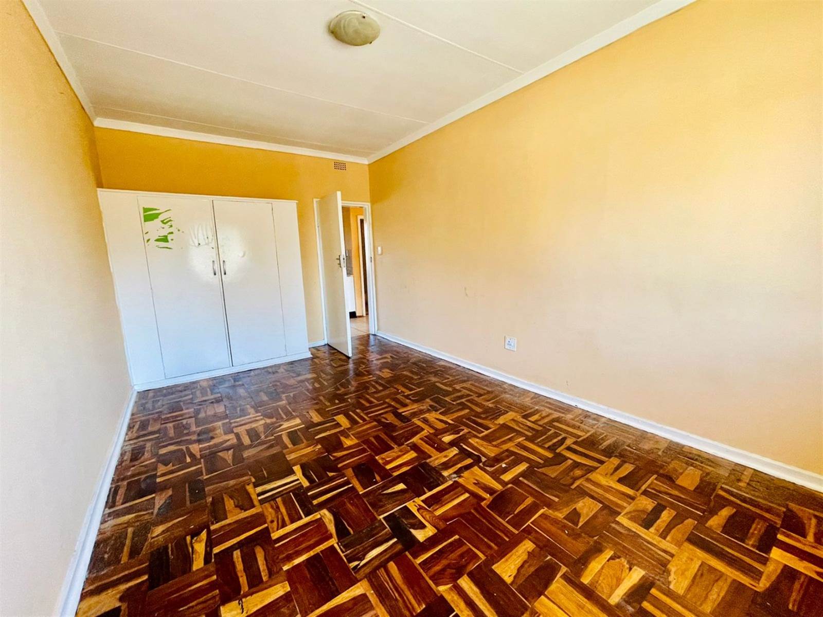 3 Bed Apartment in Rosettenville photo number 17