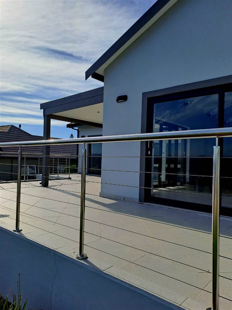 4 Bed House in Plettenberg Bay photo number 18