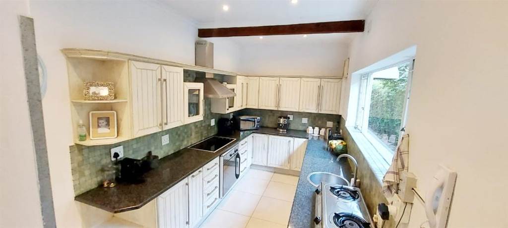 3 Bed House in Henley on Klip photo number 8