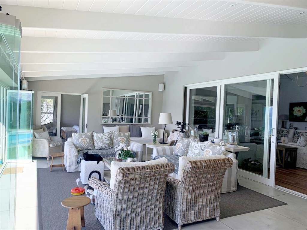 4 Bed House in Plettenberg Bay photo number 11