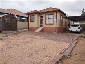 2 Bed House in Cosmo City