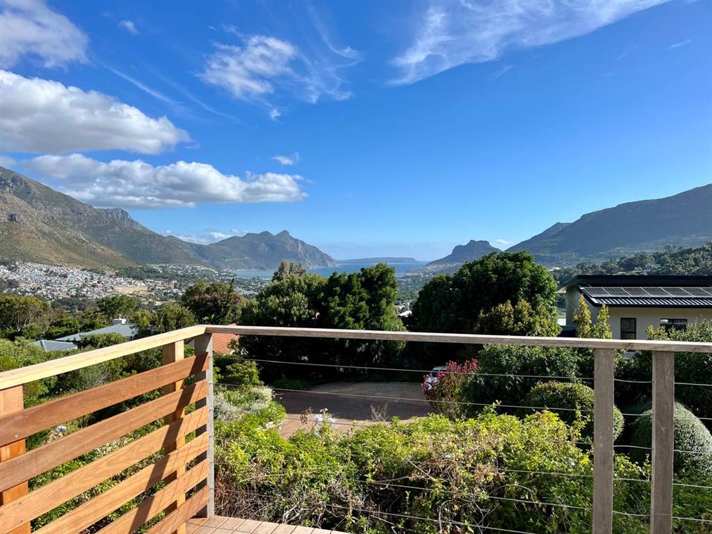 1 Bed Garden Cottage in Hout Bay and surrounds photo number 1