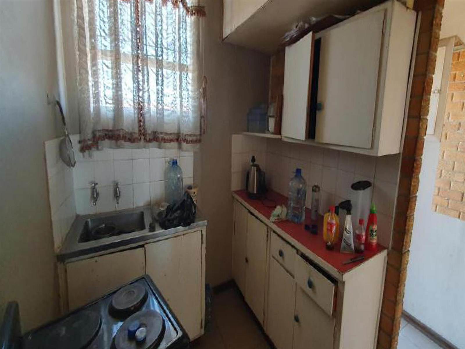 2 Bed Townhouse in Witbank Central photo number 5