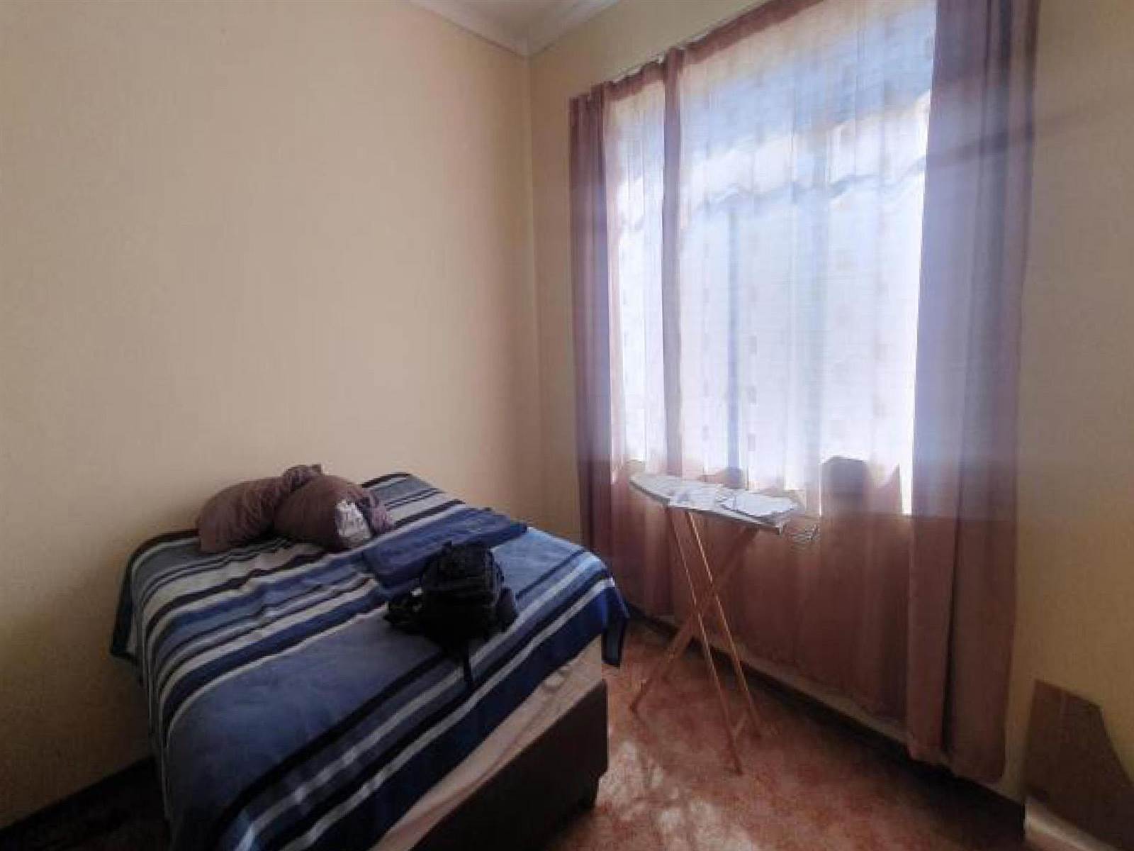 2 Bed Townhouse in Witbank Central photo number 9