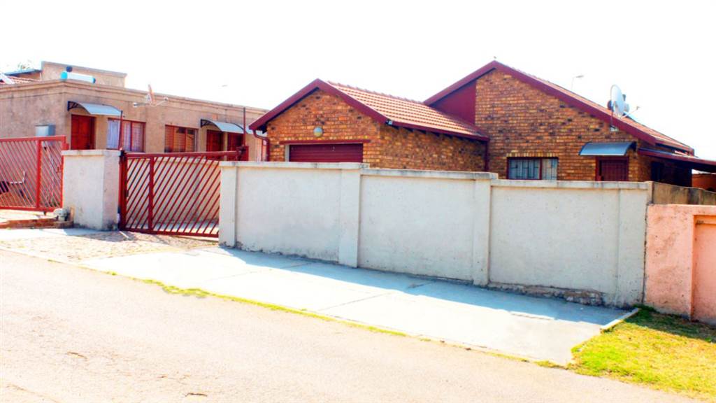 3 Bed House in Olievenhoutbosch photo number 26