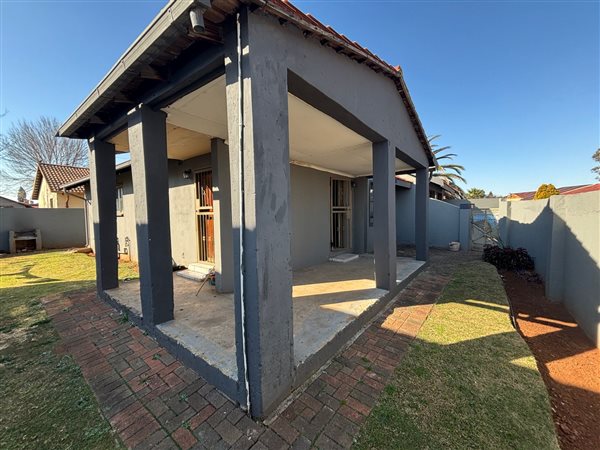 3 Bedroom House 3 Bedroom House