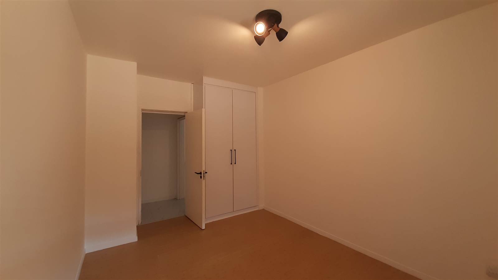 2 Bed Apartment in Sandhurst photo number 20