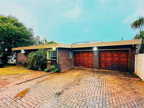 4 Bedroom House 4 Bedroom House