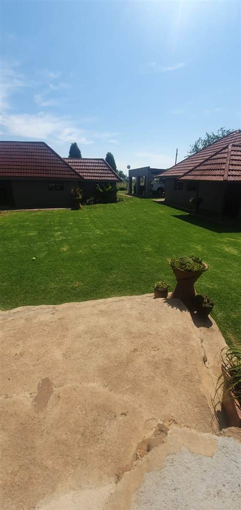 2 Bed House in Magaliesburg photo number 4