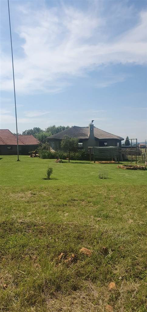 2 Bed House in Magaliesburg photo number 3