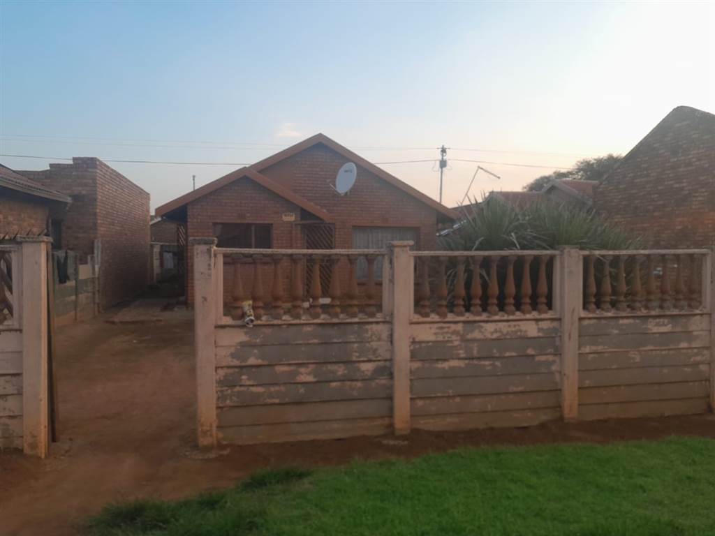 3 Bed House in Daveyton photo number 1