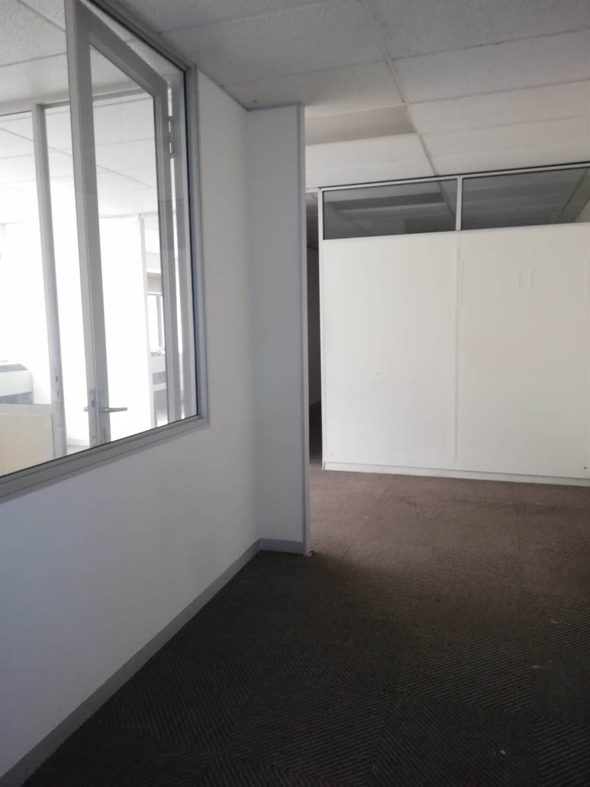 137  m² Office Space in Bellville Central photo number 2
