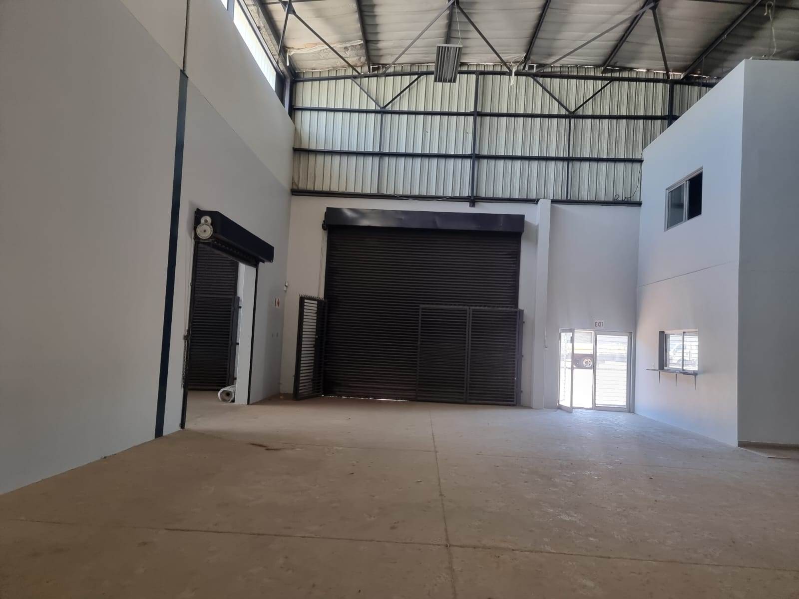 1632  m² Industrial space in Silverton photo number 2