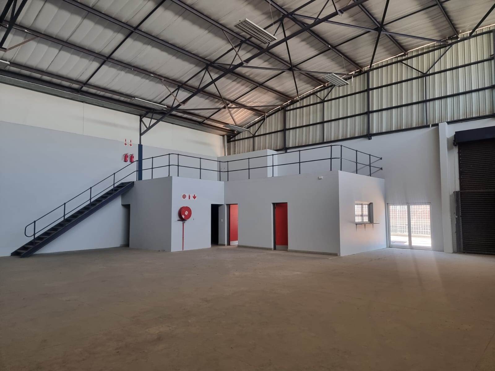 1632  m² Industrial space in Silverton photo number 3