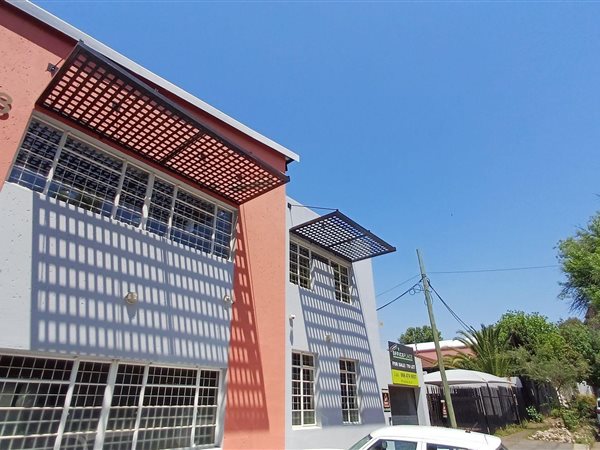 414  m² Commercial space