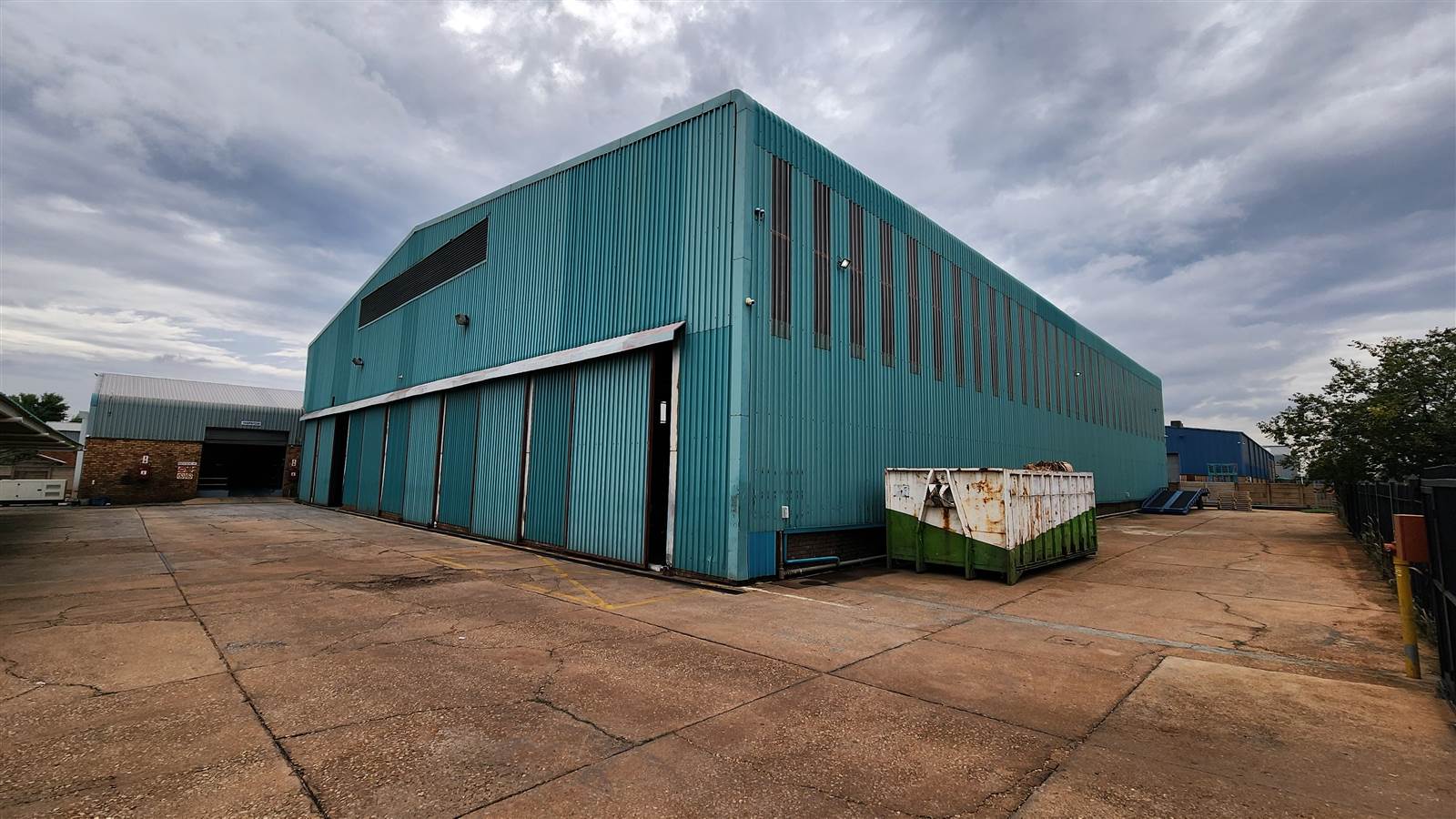 2200  m² Industrial space in Rosslyn photo number 1
