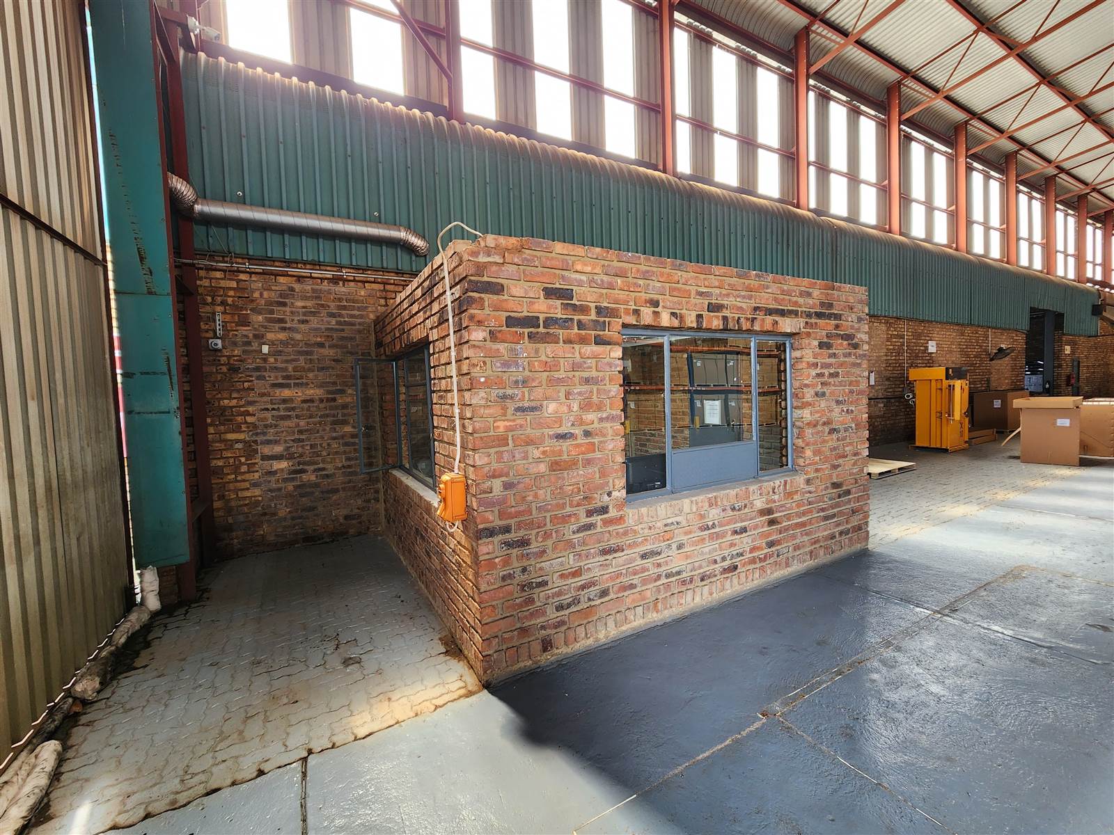2200  m² Industrial space in Rosslyn photo number 12