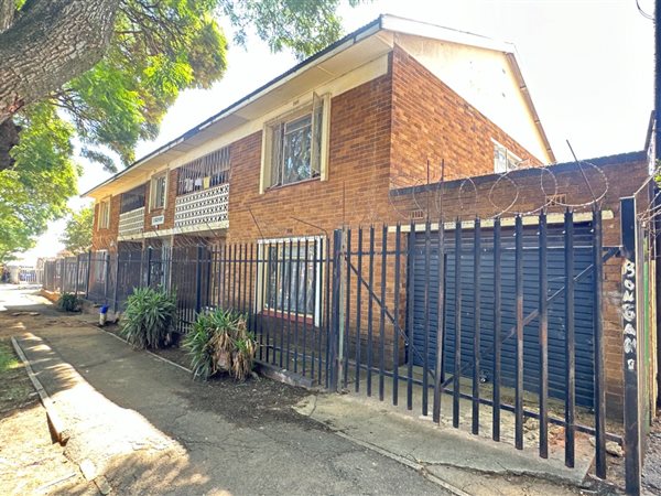 13 Bed Apartment in Turffontein