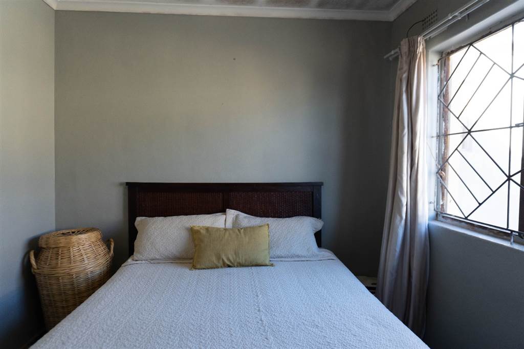 5 Bed House in Khayelitsha photo number 6
