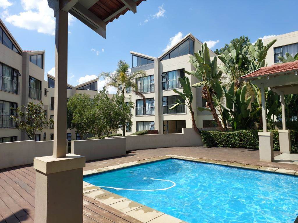 3 Bed Apartment in Lonehill photo number 1
