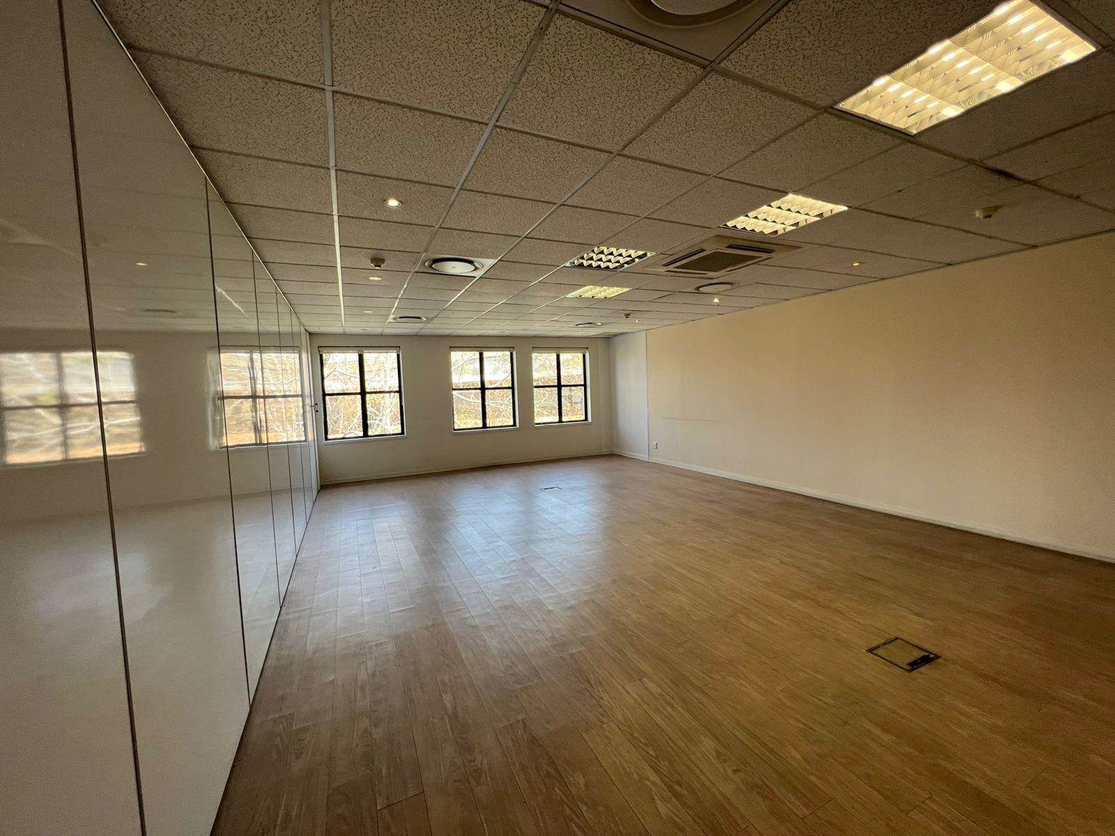 999  m² Commercial space in Sandown photo number 8