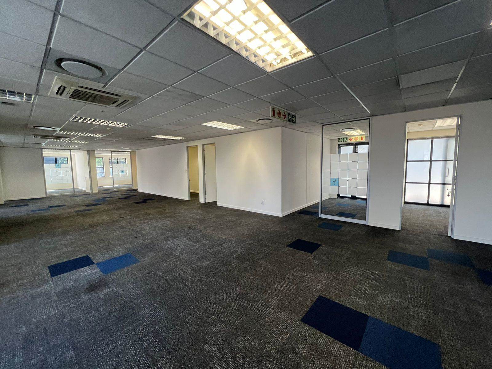 999  m² Commercial space in Sandown photo number 25