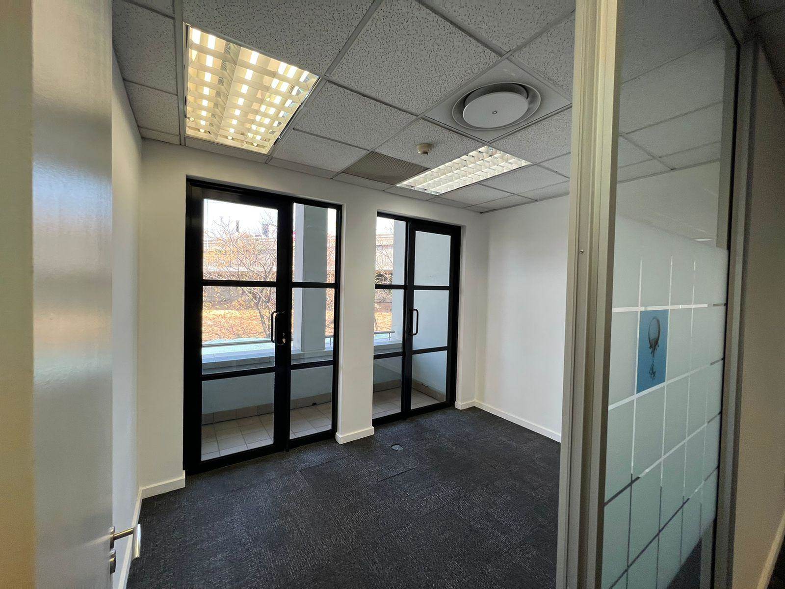 999  m² Commercial space in Sandown photo number 30