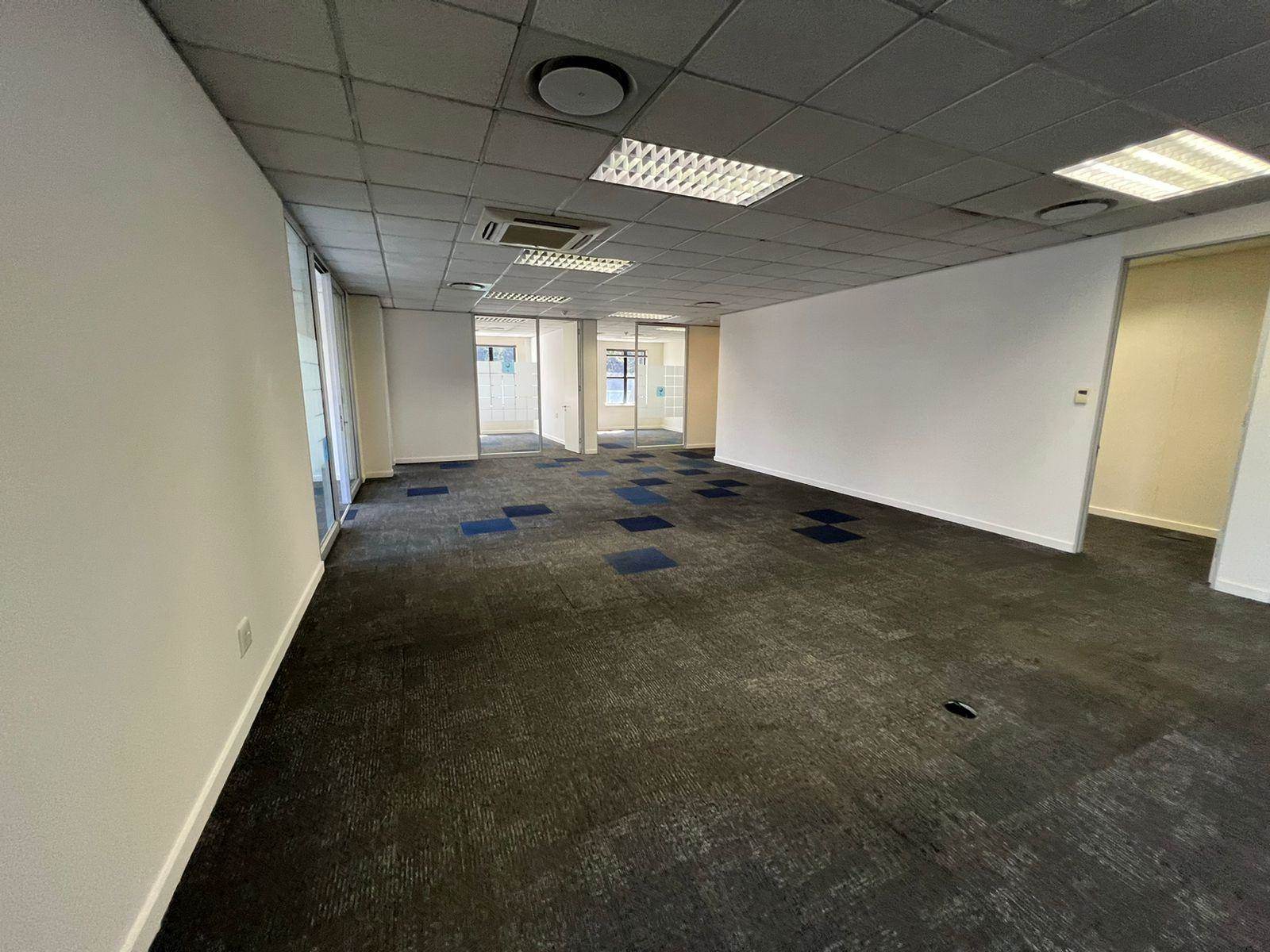 999  m² Commercial space in Sandown photo number 28