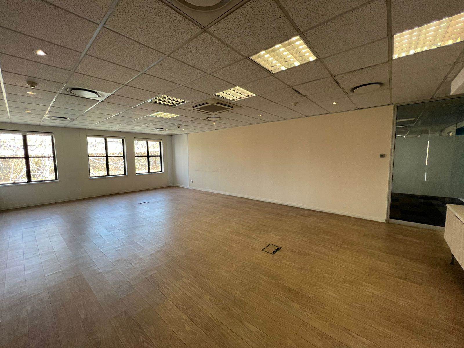 999  m² Commercial space in Sandown photo number 7
