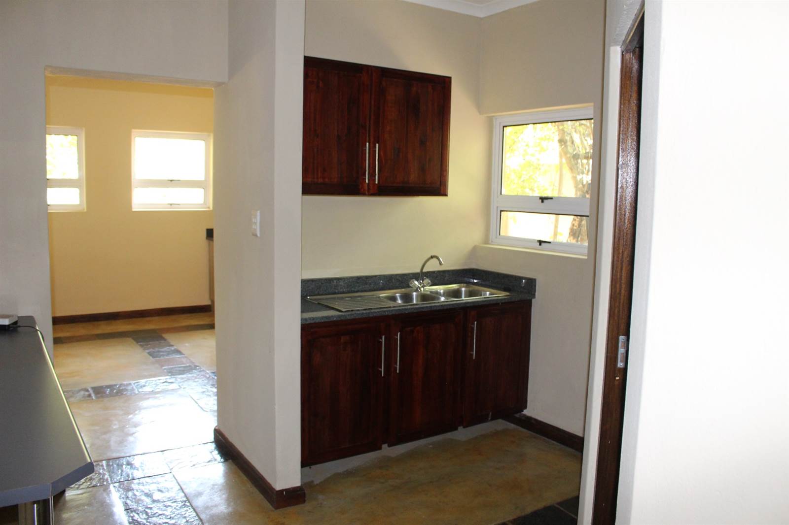 5 Bed House in Marloth Park photo number 8