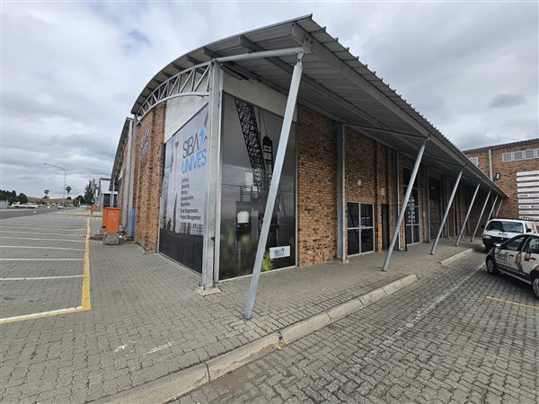 150  m² Commercial space in Secunda