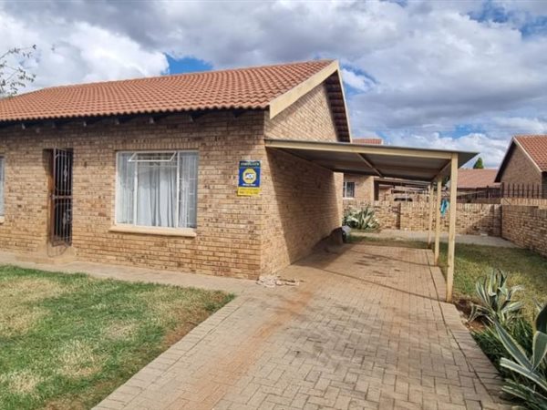 2 Bedroom Townhouse 2 Bedroom Townhouse