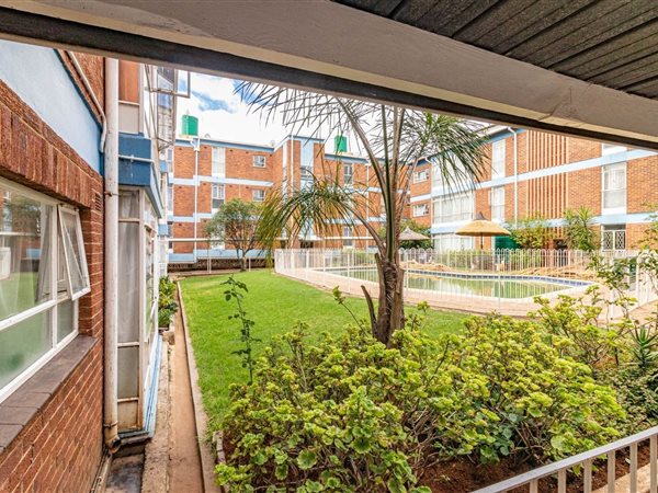 1.5 Bed Apartment in Kempton Park Central