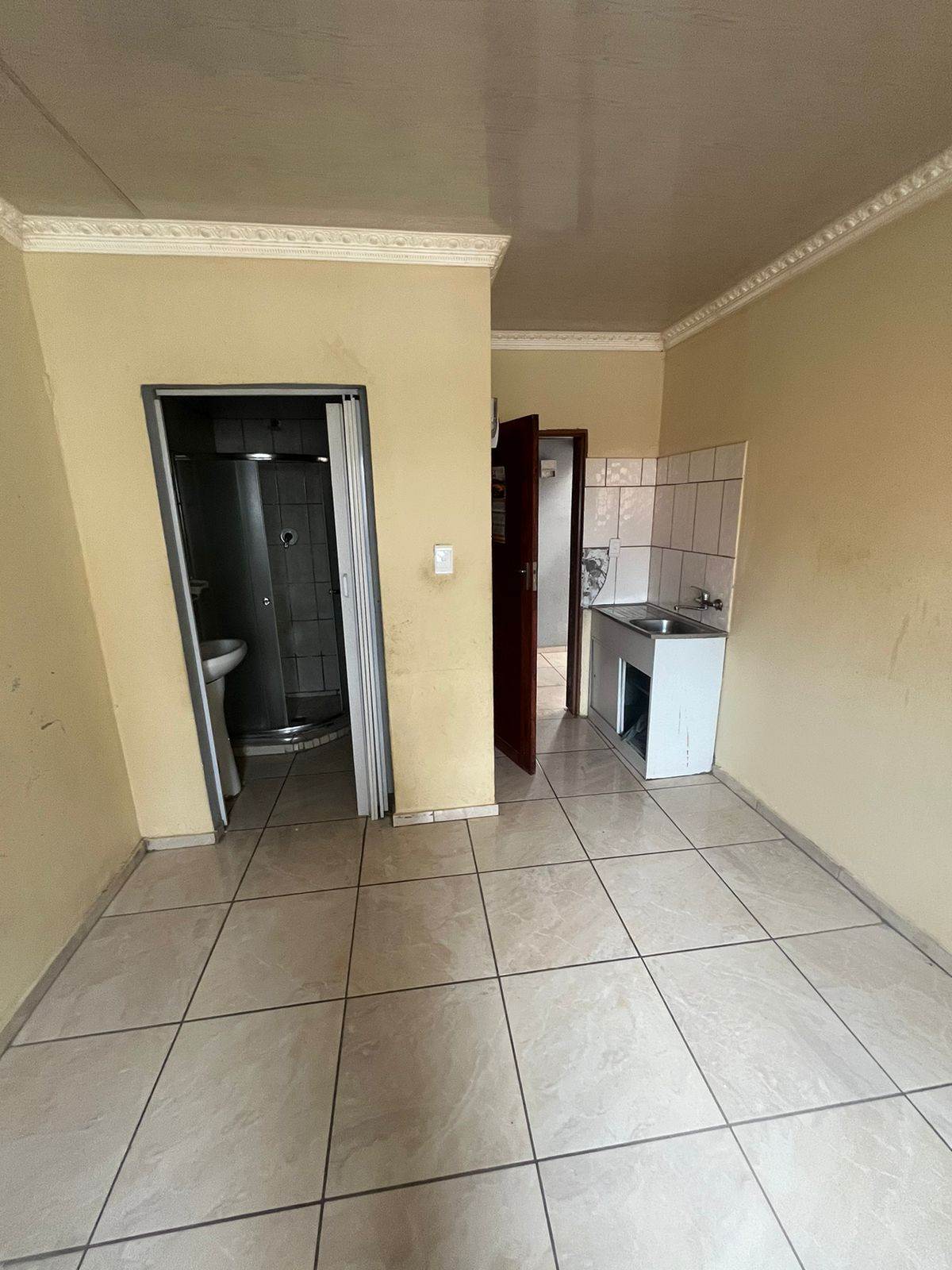 1 Bed Apartment in Protea Glen photo number 8