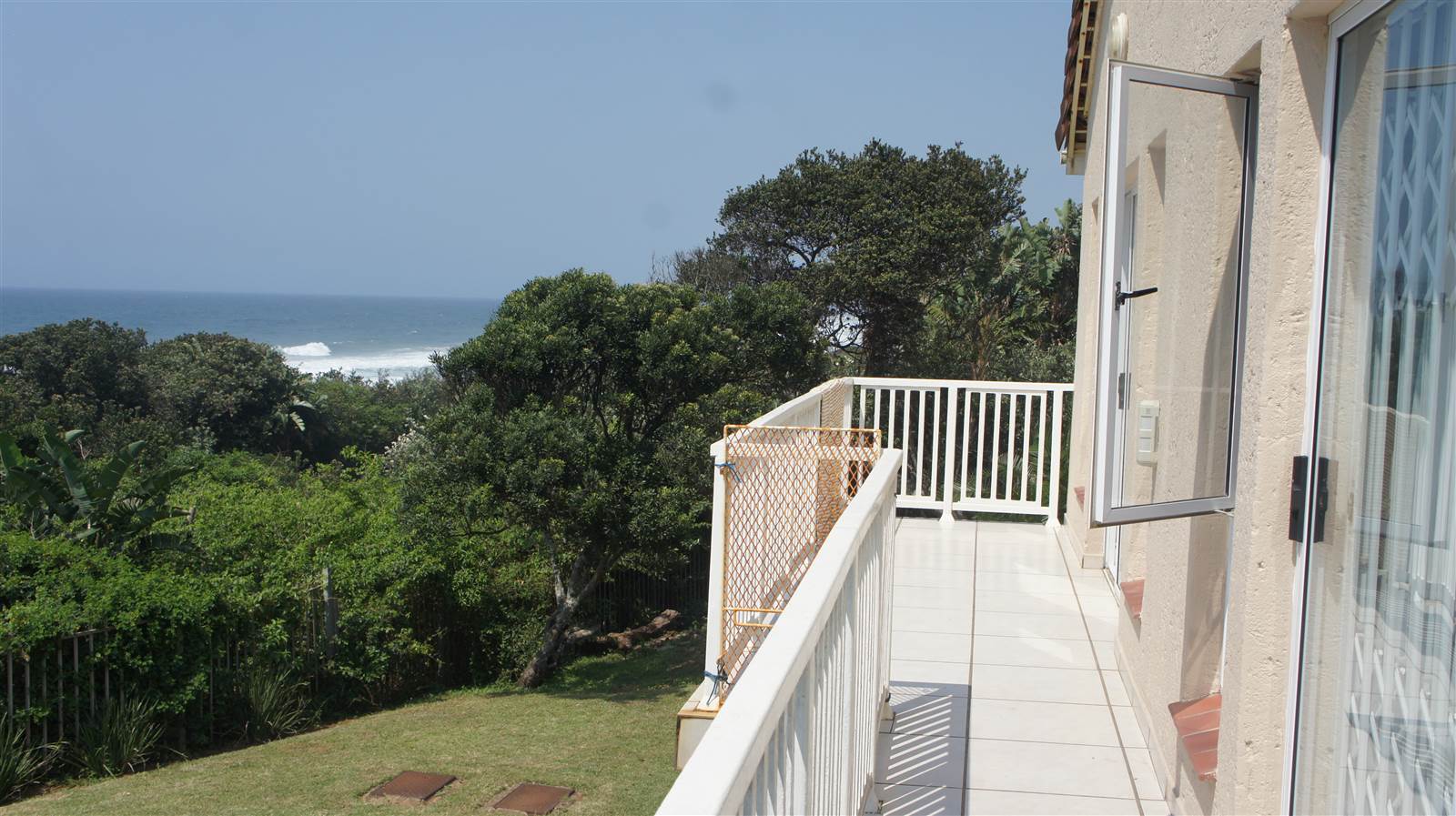 4 Bed House in Bazley Beach photo number 16