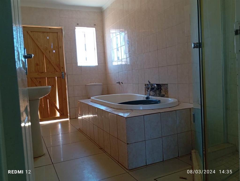 4 Bed House in Mothibistad photo number 12
