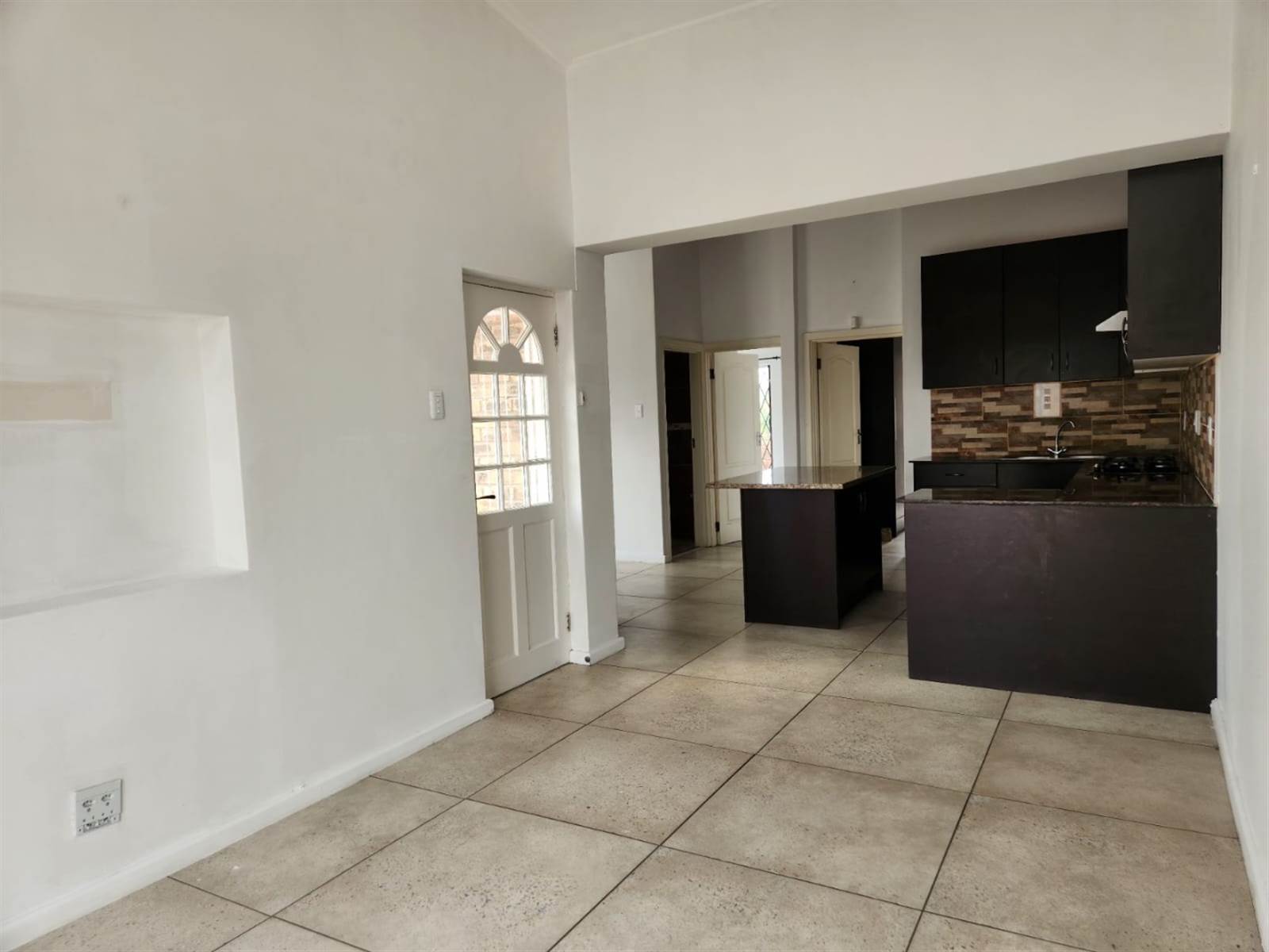 2 Bed Apartment in Bluewater Bay photo number 9