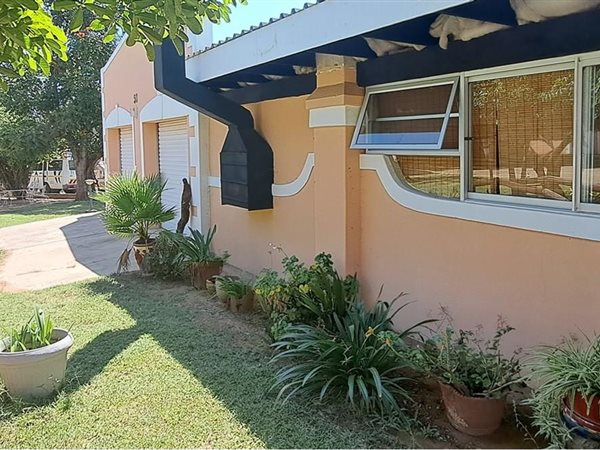 2 Bed Cluster in Rooiberg