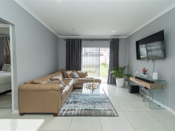 2 Bed House in Parsons Ridge