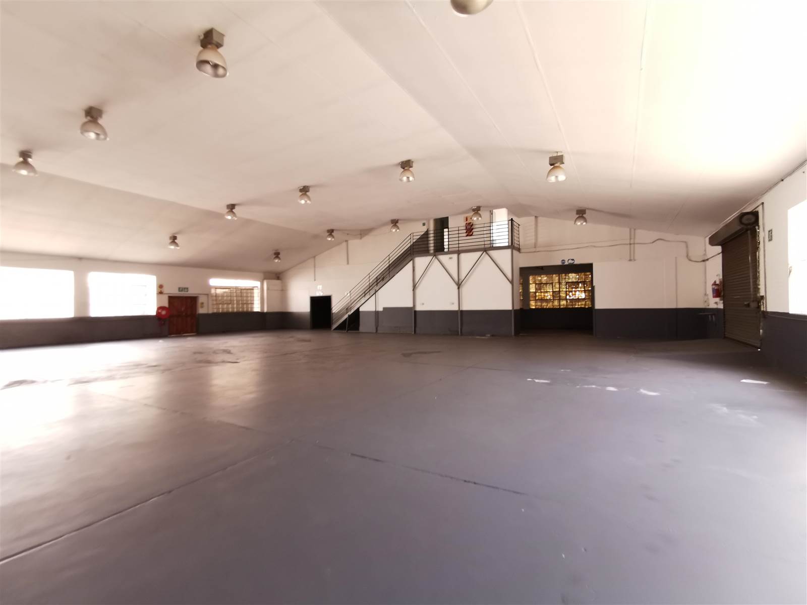 1471  m² Industrial space in Benrose photo number 4
