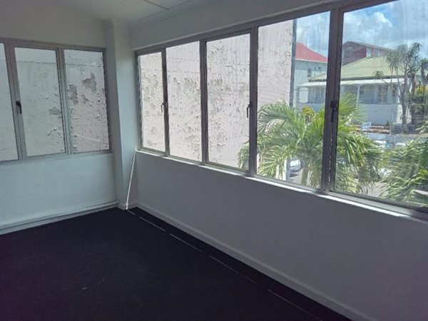100 m² Office Space 100 m² Office Space