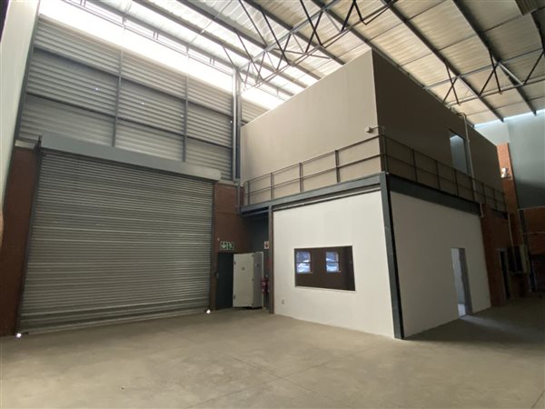575  m² Industrial space in Louwlardia